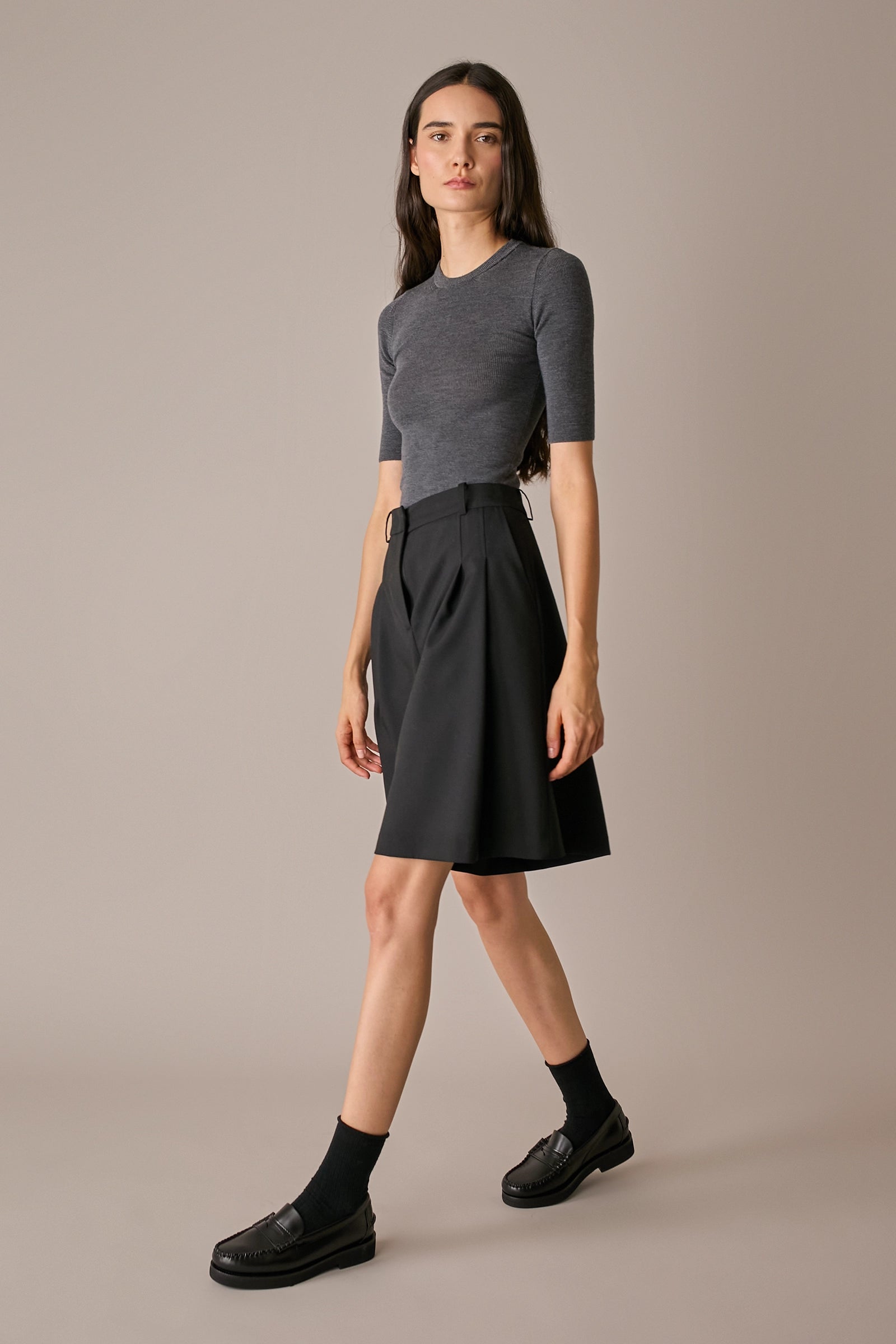 Maglia girocollo a mezze maniche grigio in lana Merino extrafine, mezze maniche