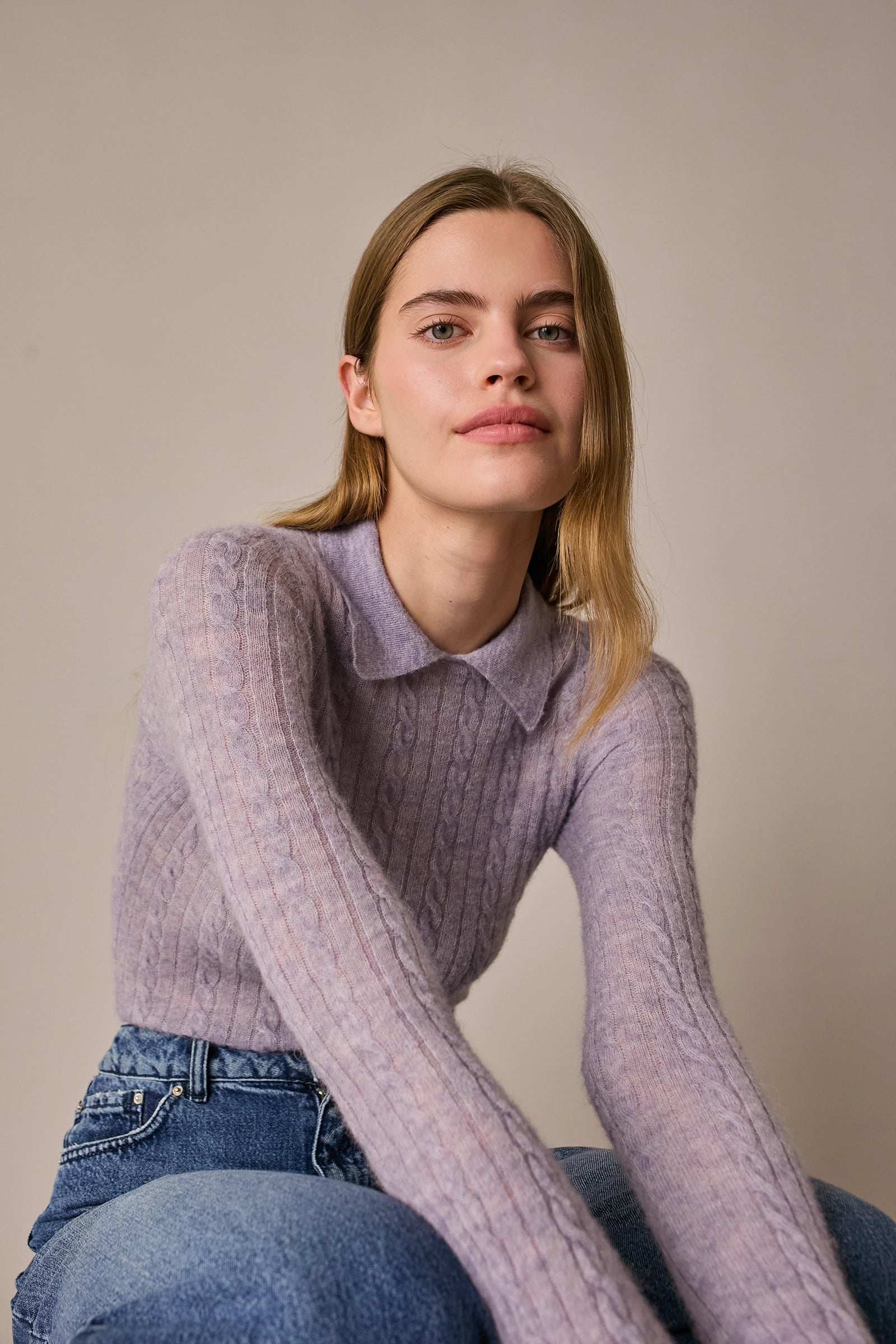 Maglia a trecce con colletto