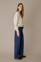 Maglia over con scollo a V bianco, maniche raglan e scollo a V, dal taglio over