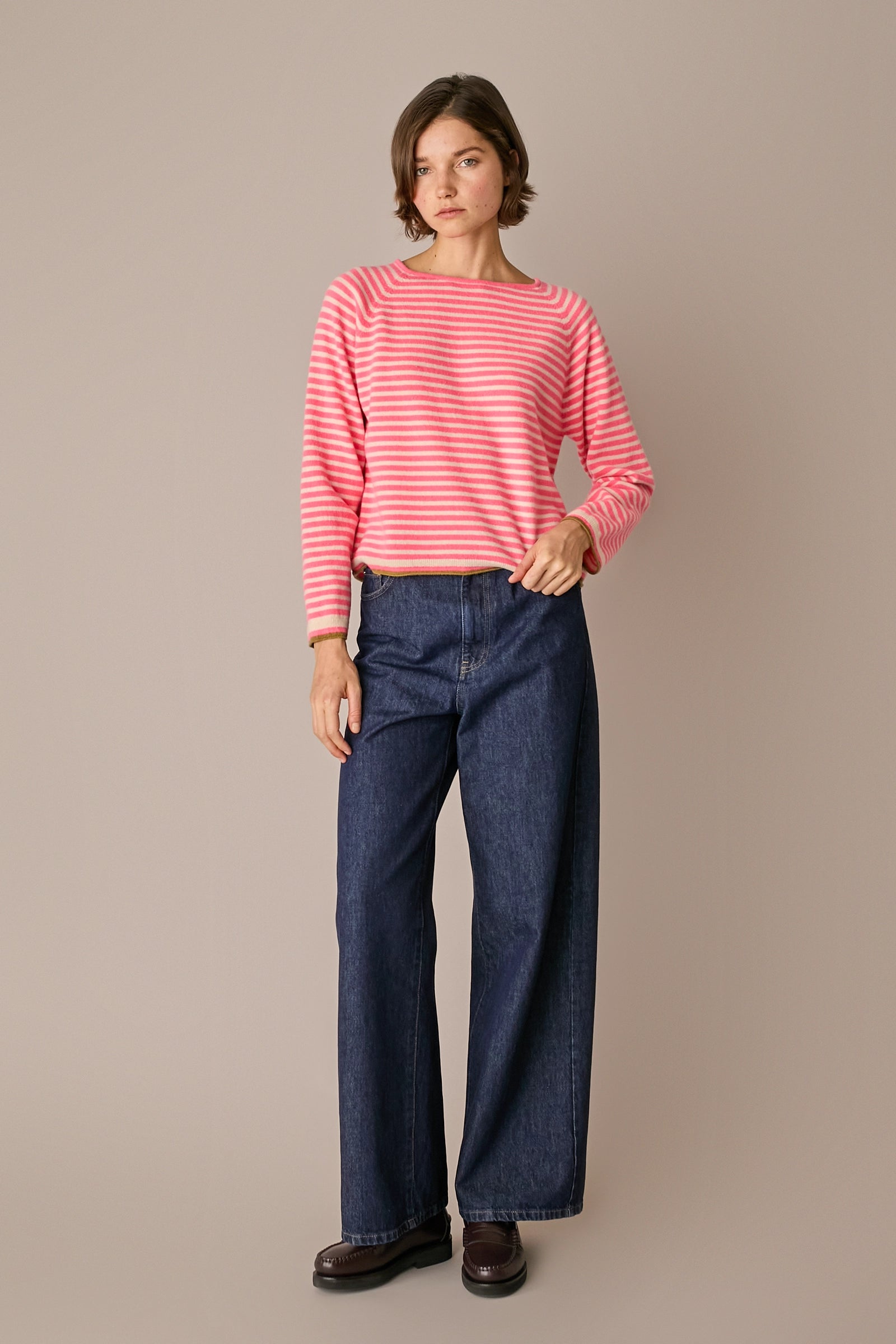 maglia a righe in lana e cashmere fluo - panna, maniche raglan, scollo quadrato