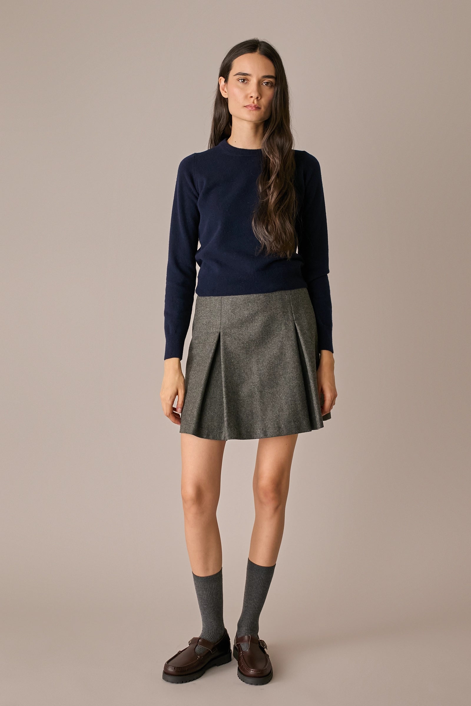 maglia girocollo in lana e cashmere blu navy, made in italy, lazzari