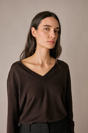 Maglia in lana e seta con scollo a V