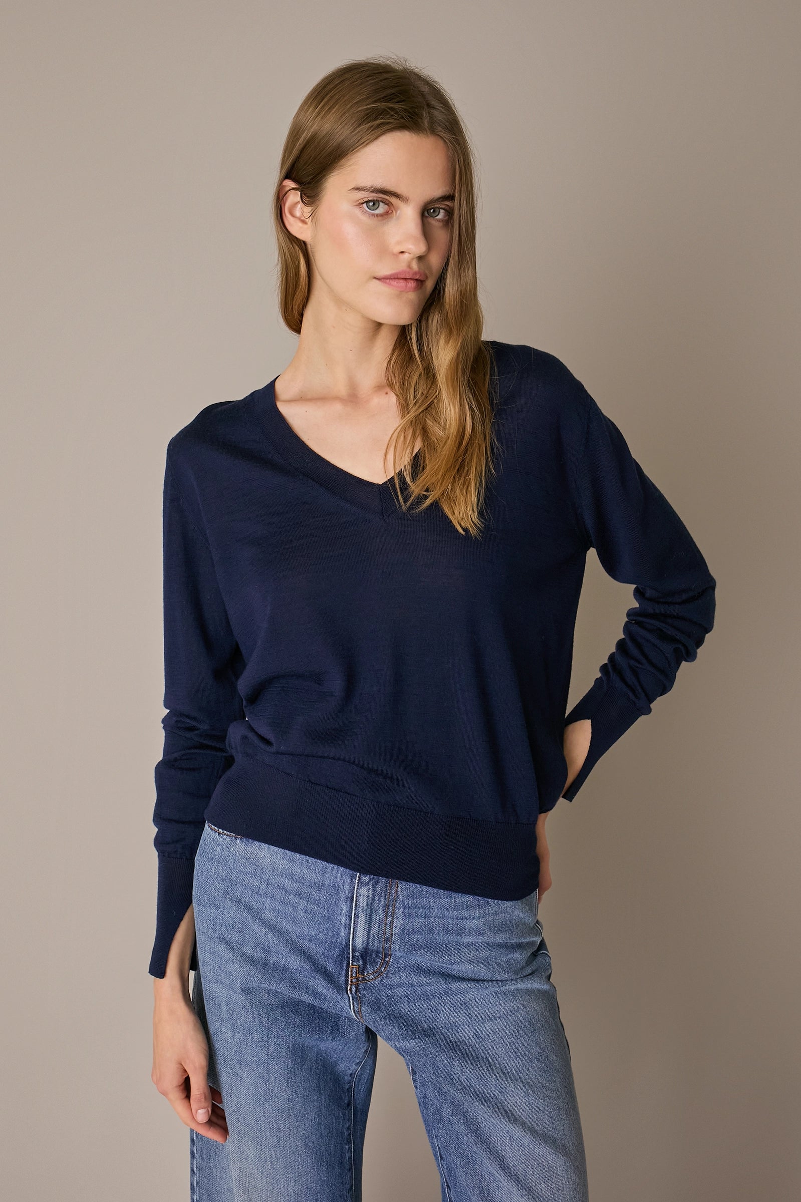 Maglia in lana e seta con scollo a V notte, scollo a V