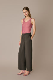 Canotta in blend di mohair rosa antico in seta, scollo a V