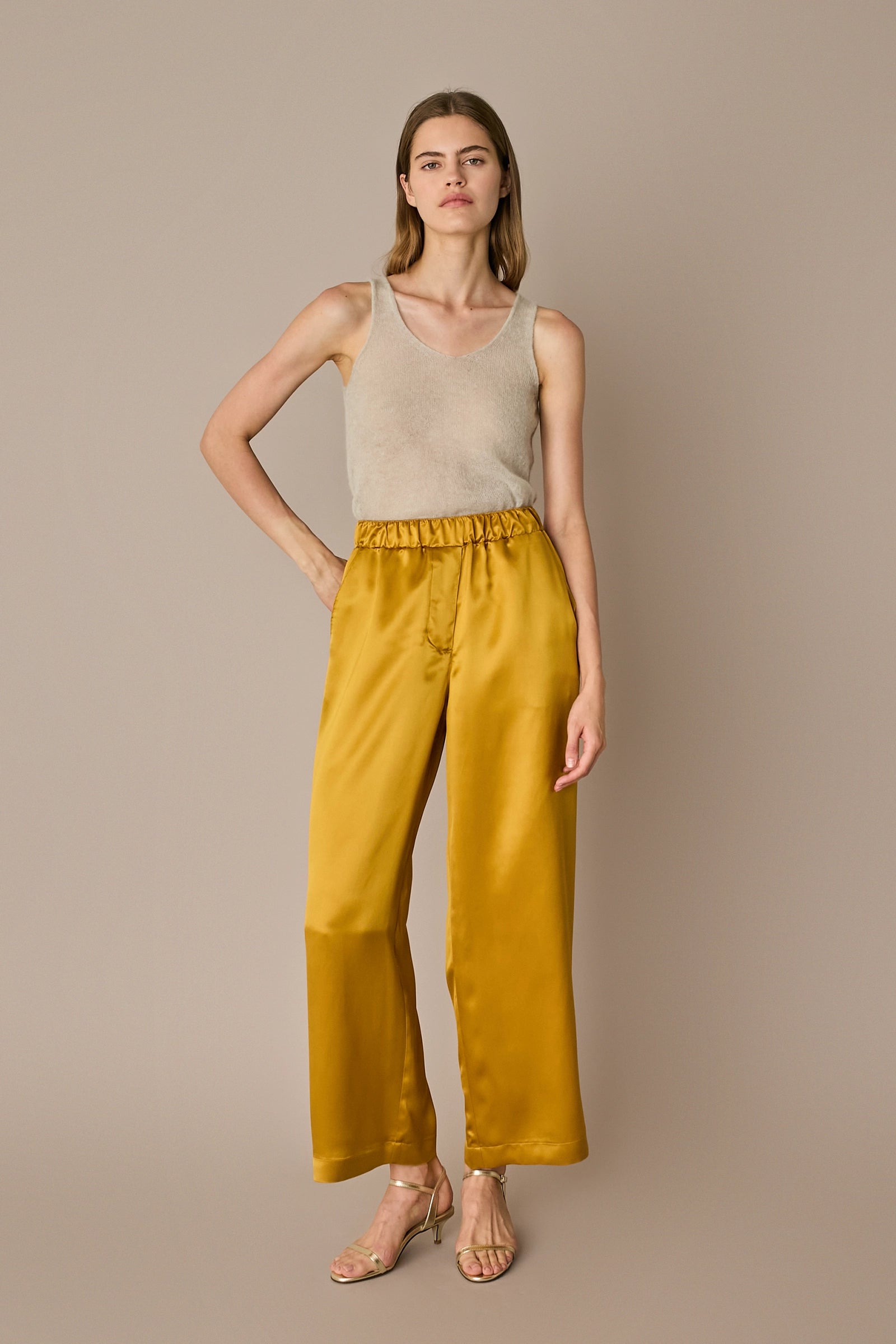 Canotta in blend di mohair acqua con scollo a V