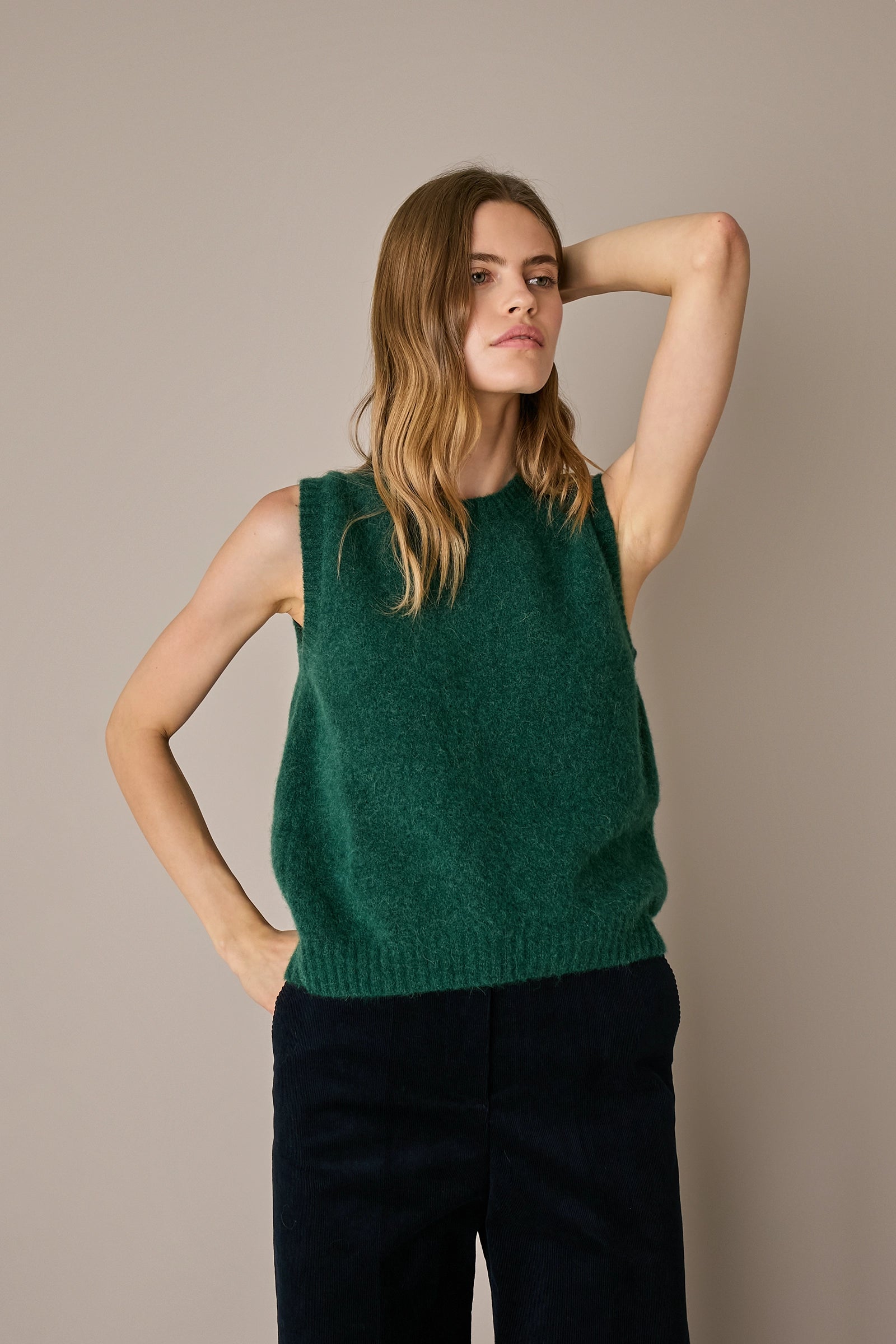 Gilet in blend di alpaca e lana verde in alpaca, linea essenziale