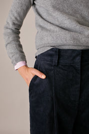 Maglia in lana e cashmere grigio chiaro in cashmere, linea essenziale