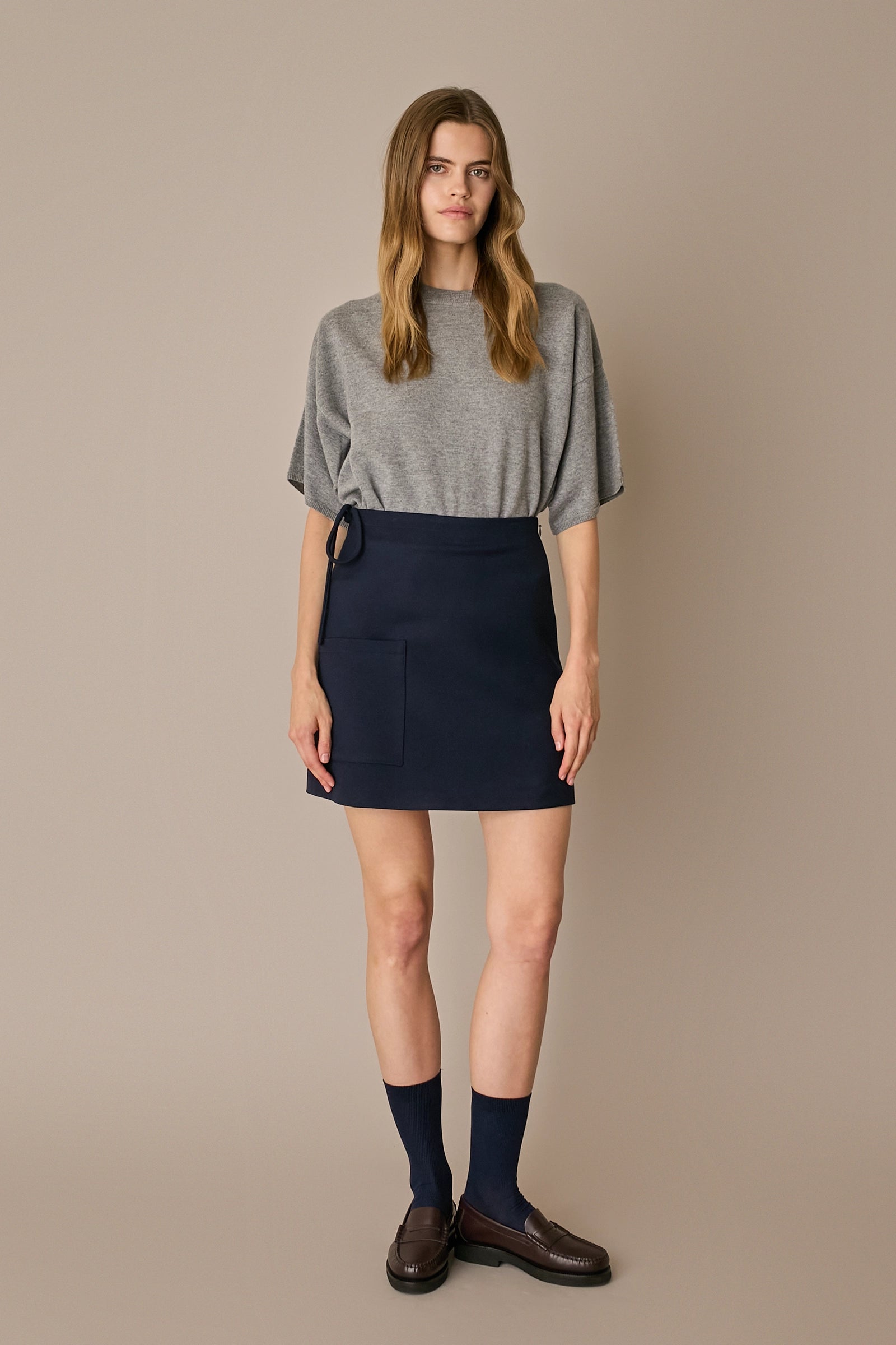 Maglia in lana e cashmere a mezze maniche grigio, mezze maniche e struttura in cashmere