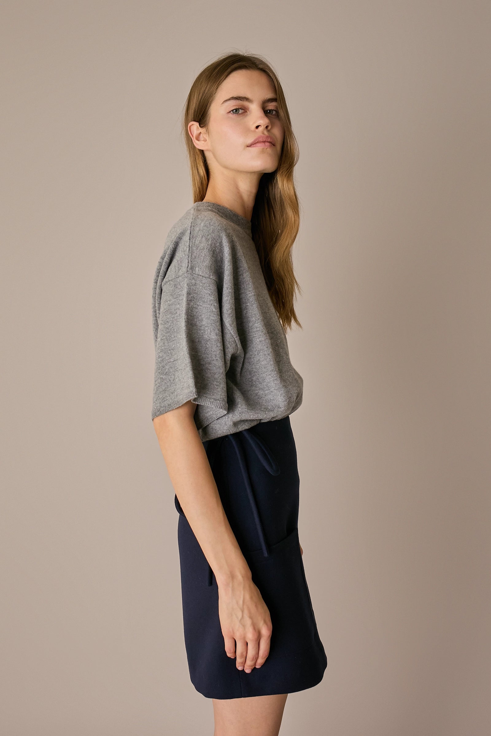 Maglia in lana e cashmere a mezze maniche grigio, in lana e cashmere, mezze maniche
