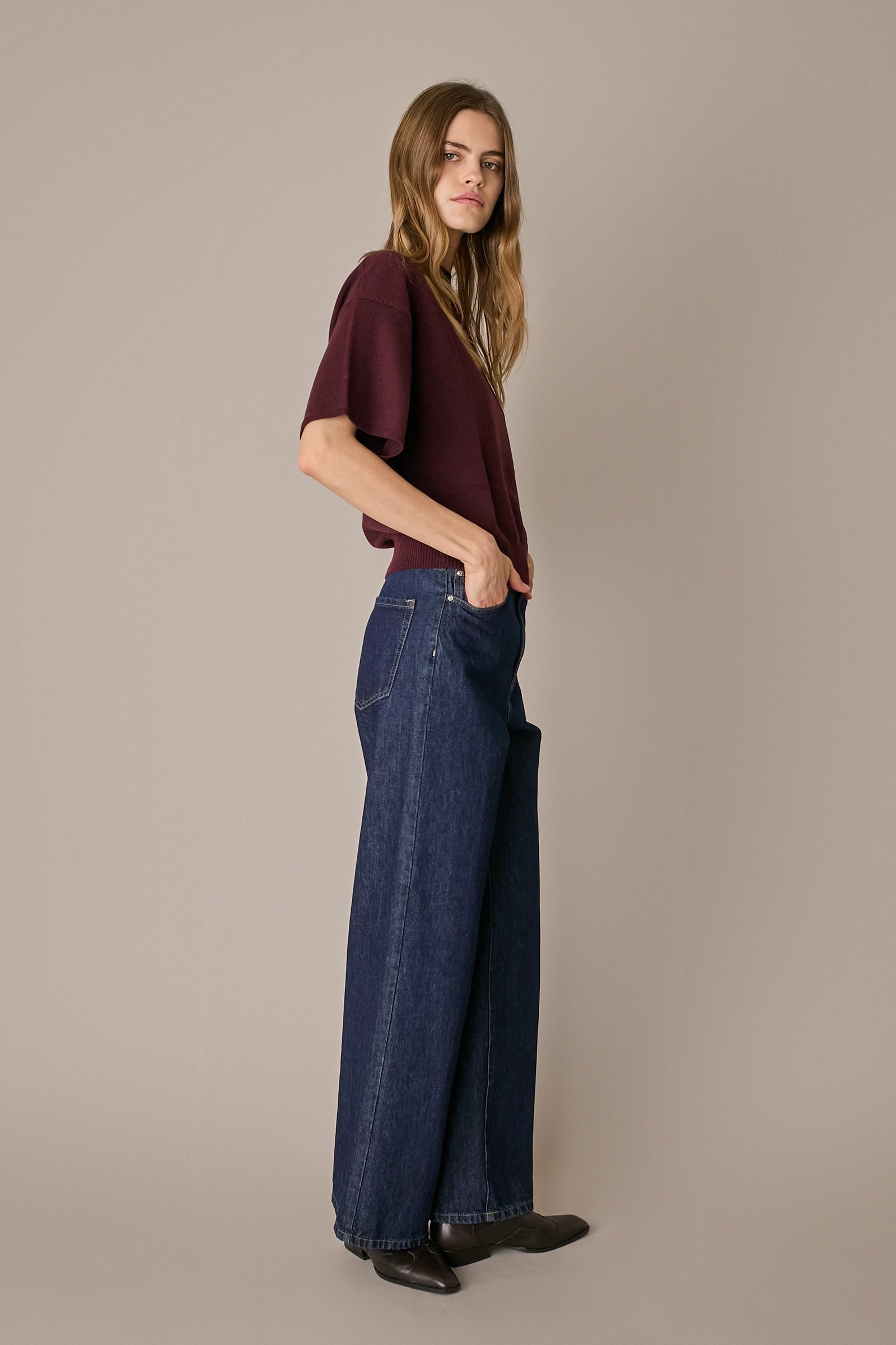 Maglia in lana e cashmere a mezze maniche bordeaux, in filato cardato Matis