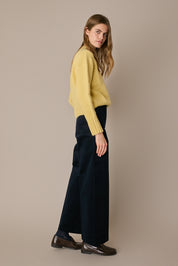 Maglia girocollo in lana e alpaca giallino, in alpaca, finitura raffinata