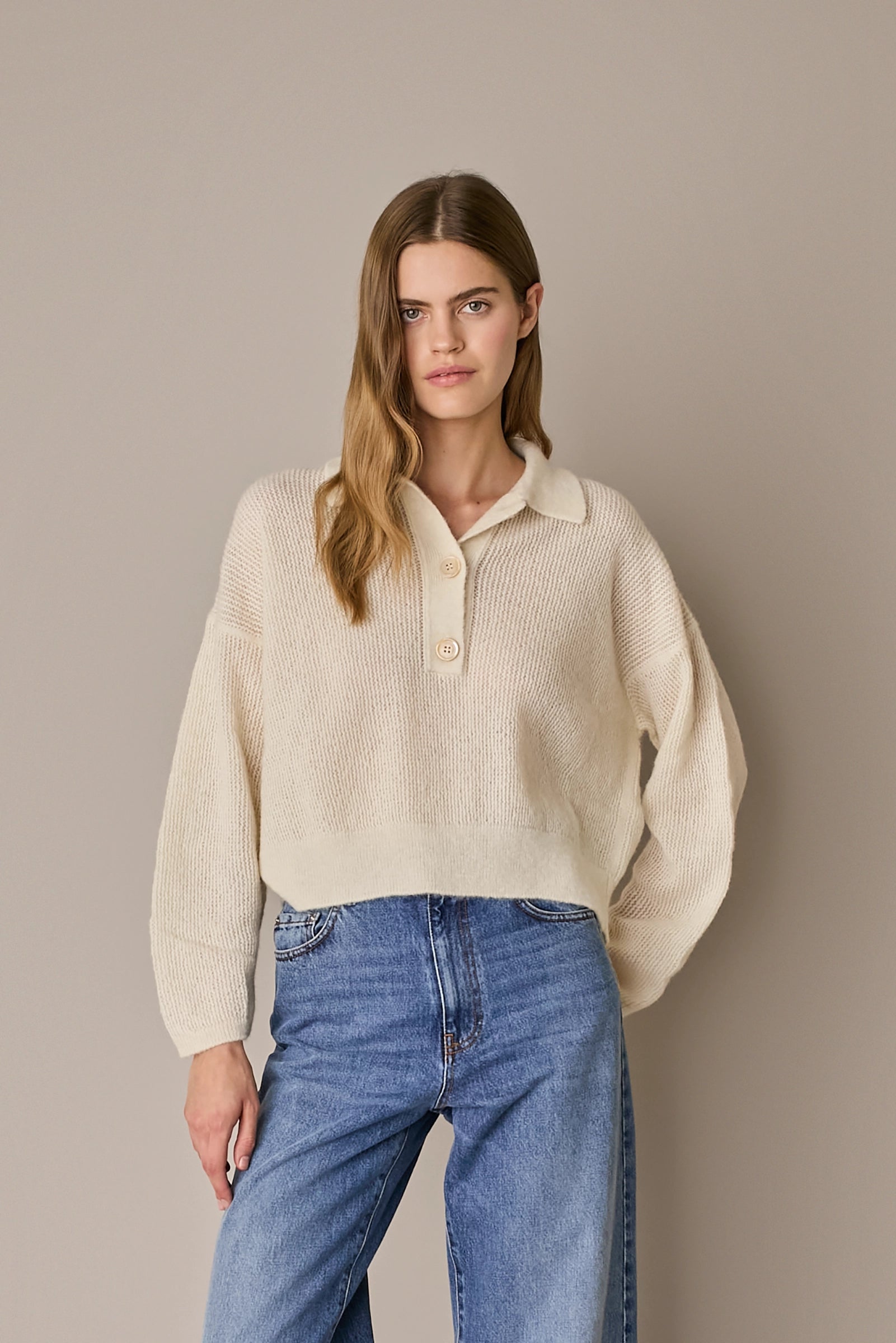 Polo over in alpaca e lana bianco, spalle scese