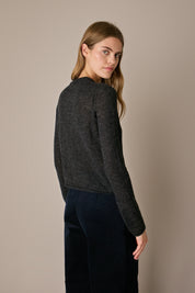 Cardigan sottile in alpaca antracite con linea essenziale