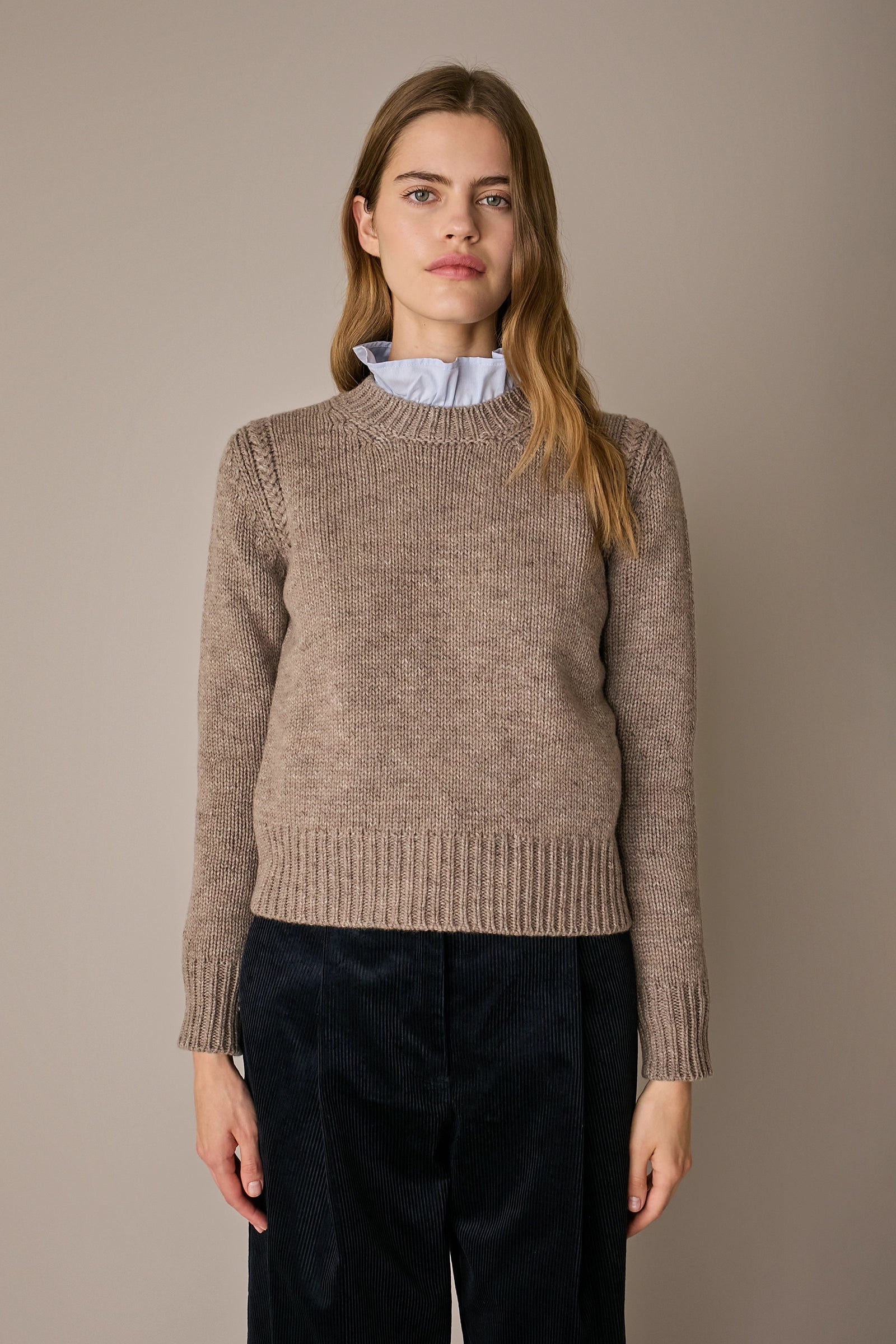 Maglia girocollo con lavorazione a trecce corda, lavorazione a trecce in lana Merino