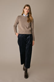 Maglia girocollo con lavorazione a trecce corda, in lana Merino Supergeelong extrafine, lavorazione a trecce