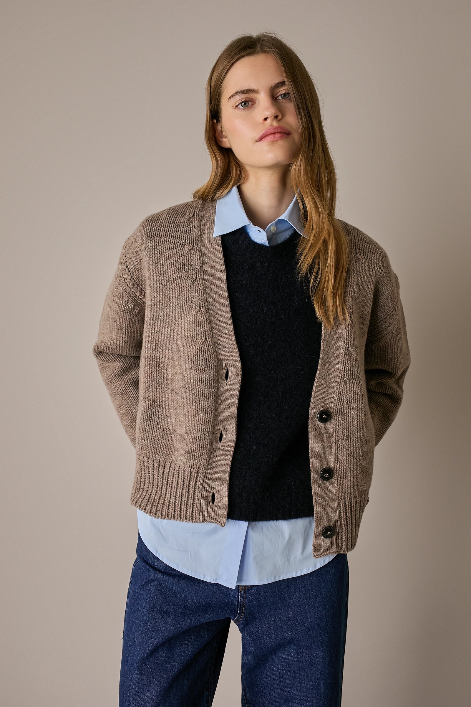Cardigan in lana Merino Supergeelong beige