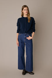 Cardigan in puro cashmere blu navy, silhouette versatile in puro cashmere
