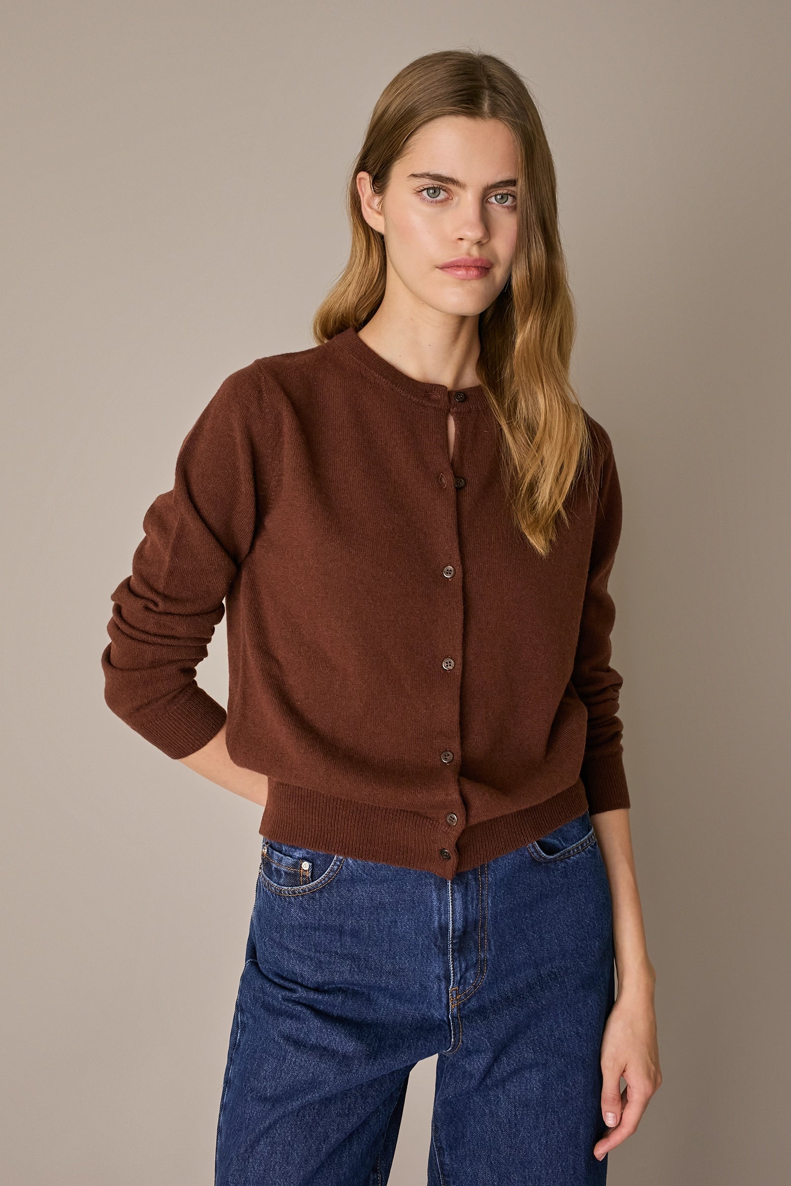 Cardigan in puro cashmere marrone in puro cashmere, linea essenziale