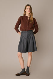 Cardigan in puro cashmere marrone, silhouette versatile