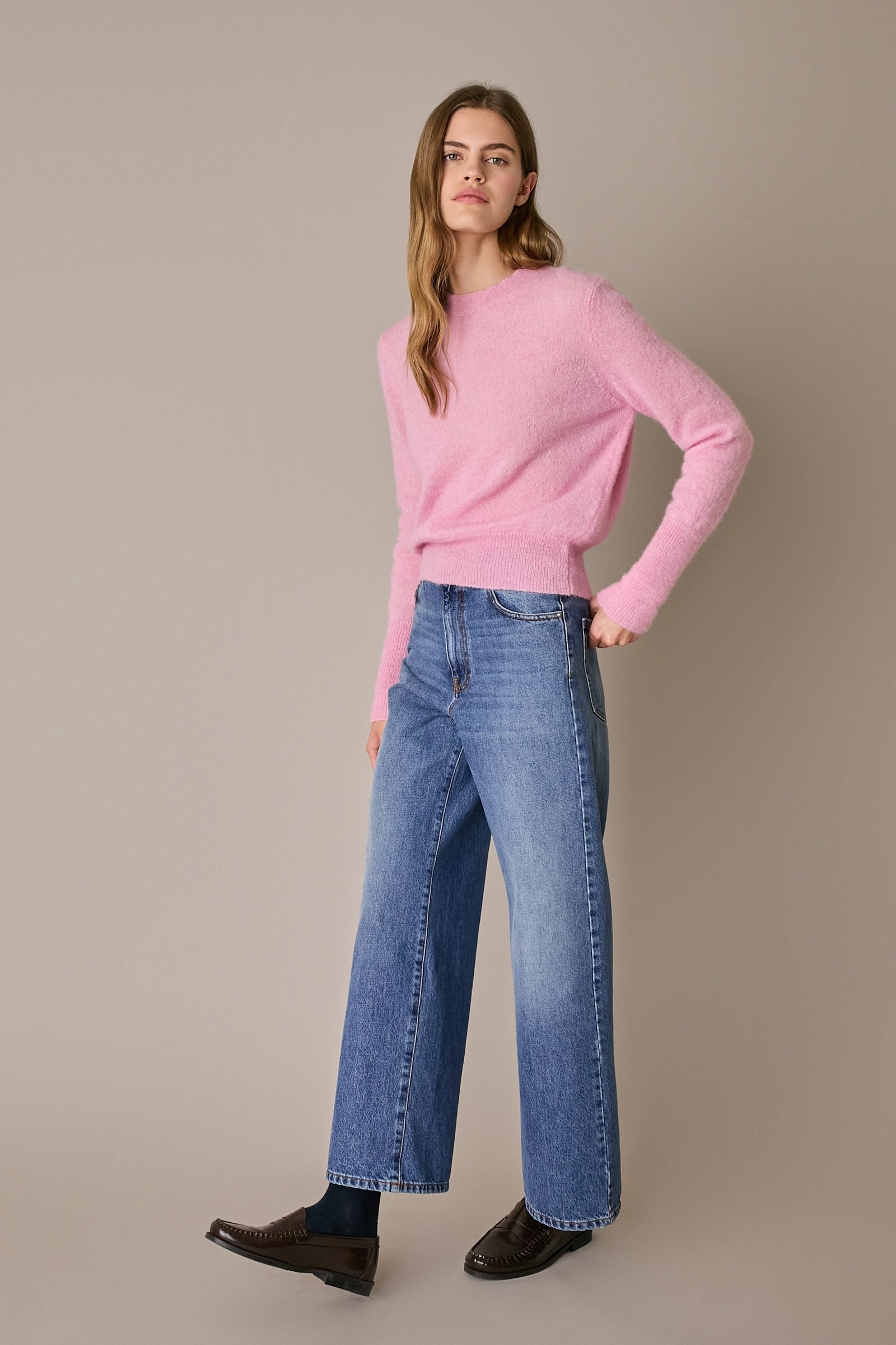 Maglia girocollo in alpaca rosa, polsini alti, dalla vestibilità regolare
