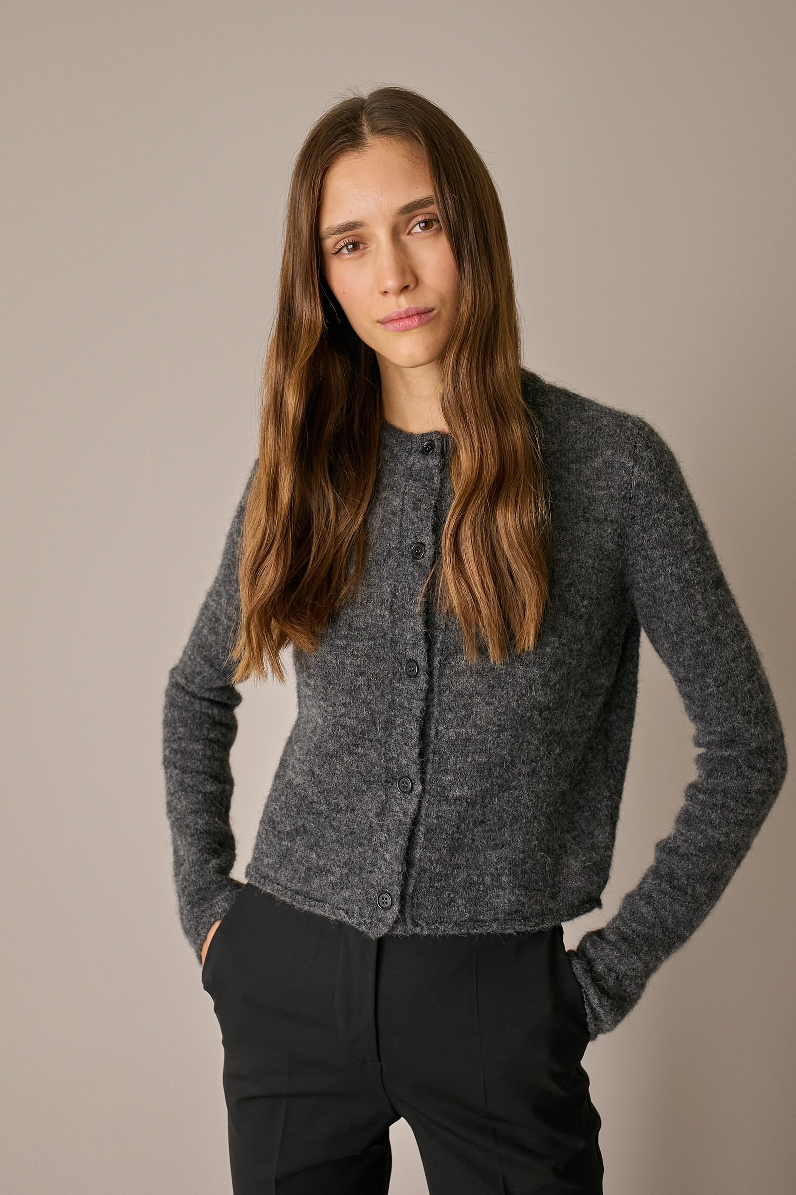 Cardigan girocollo in blend di alpaca