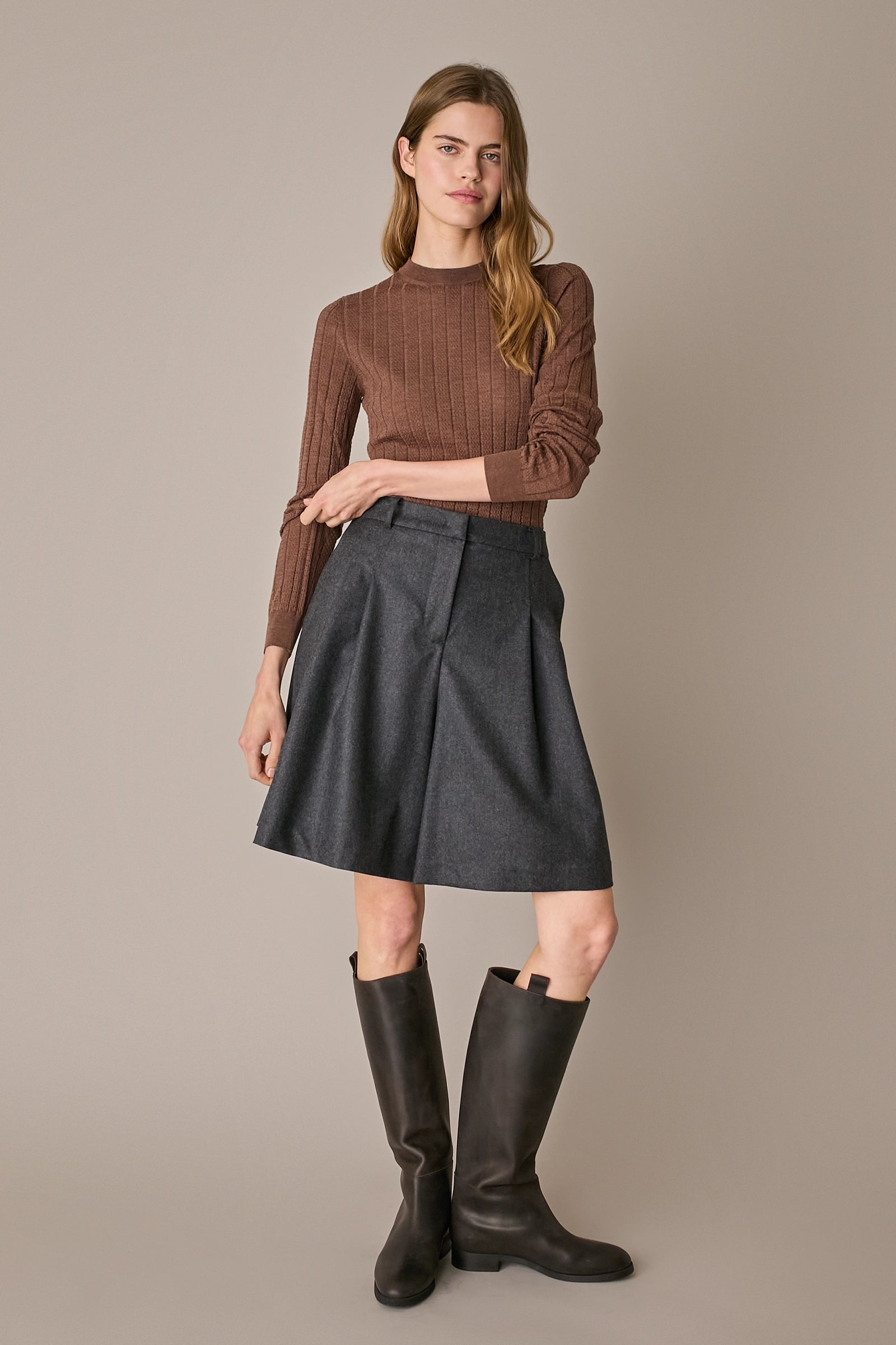 Maglia traforata in lana Merino extrafine
