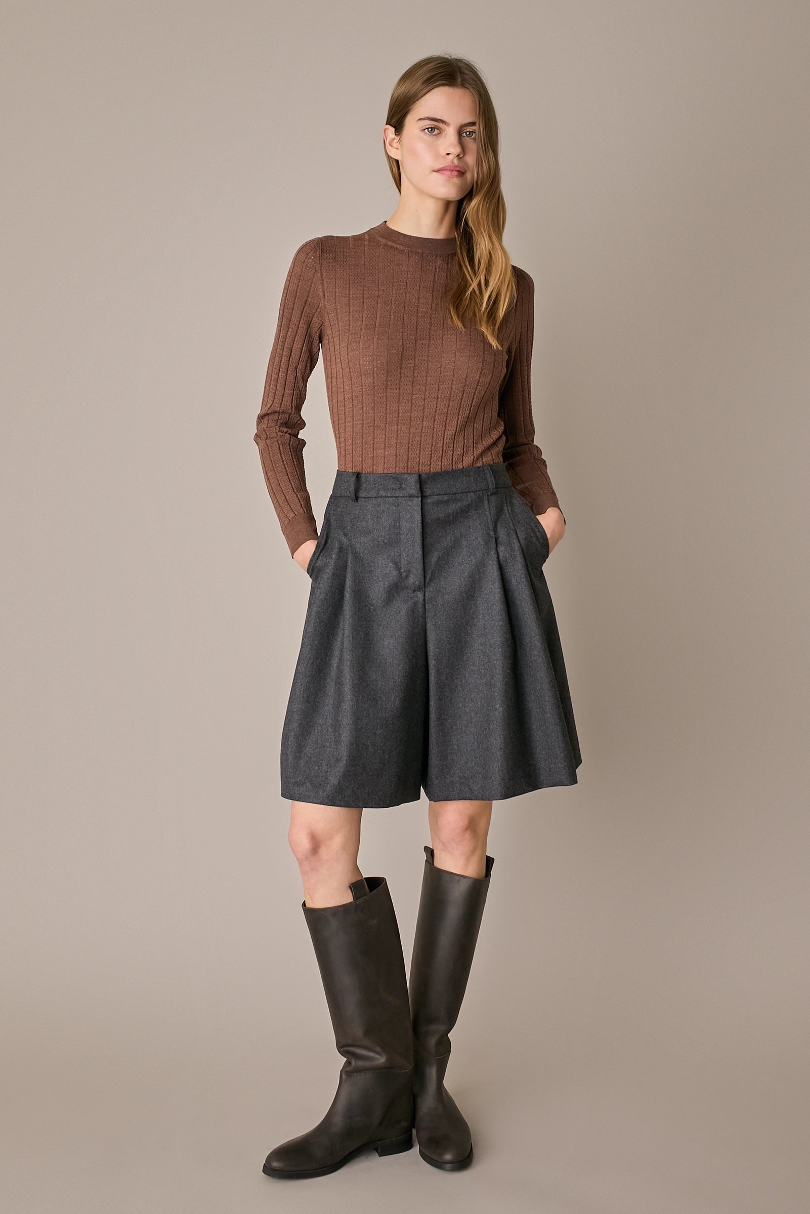 Maglia traforata in lana Merino extrafine