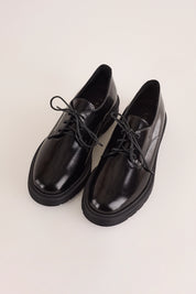 stringate lucide con suola in gomma leggera nero, made in italy